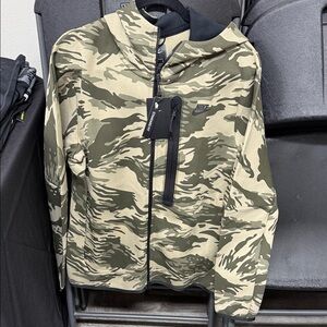 Nike Tech Men's Green and Tan (camo) Performance Jacket with Hood.